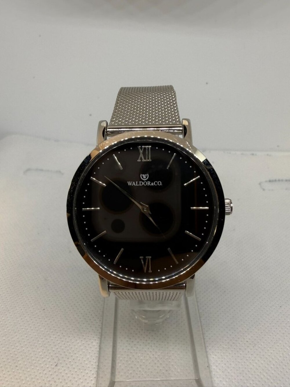 Waldor & Co Original 36 Côte d'Azur Unisex Black Dial Silver Mesh Sapphire Watch